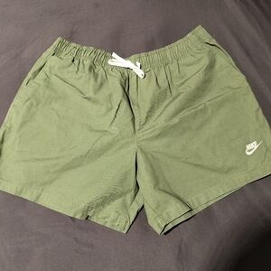 Men's Nike Shorts XXL green